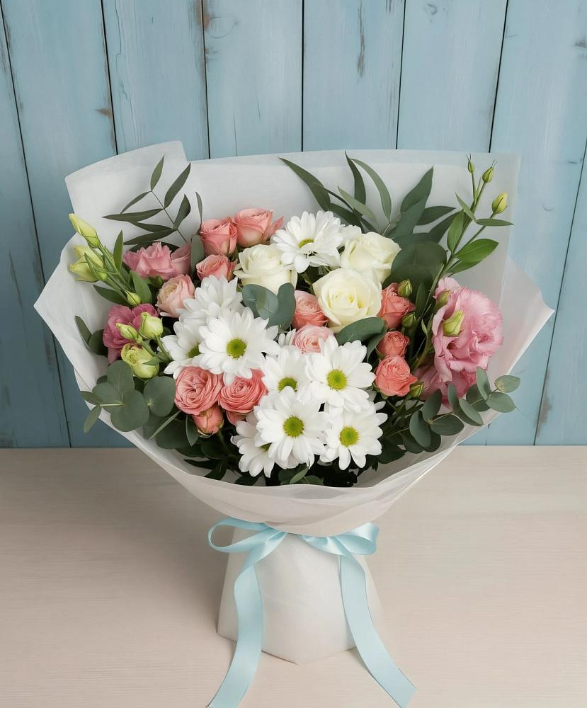 Букет цветов из: Розы, Лизиантусы и Хризантемы в Кольцово Свердловская область