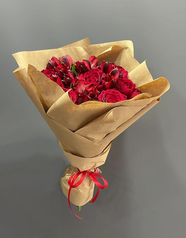 Букет цветов из: Альстромерии и Розы в Кольцово Свердловская область