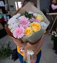 Букет цветов из:  Герберы, Розы и Хризантемы в Кольцово Свердловская область