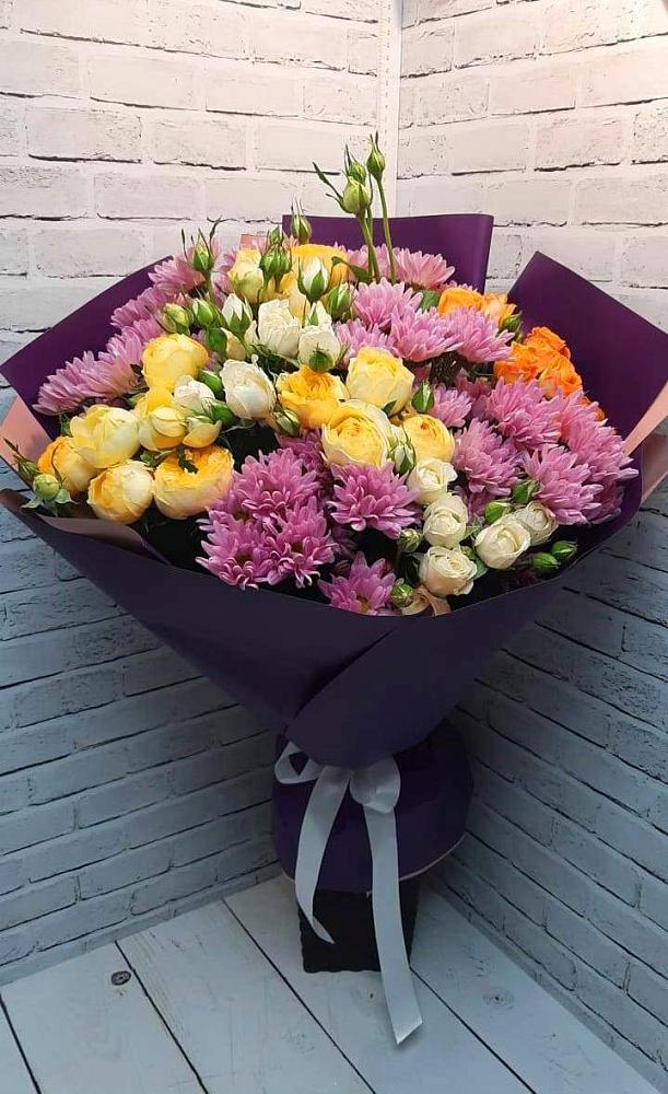 Букет цветов из: Хризантемы и Розы в Кольцово Свердловская область