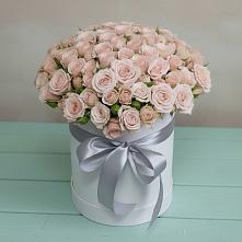 Цветочная композиция из Розы в шляпной коробке в Кольцово Свердловская область