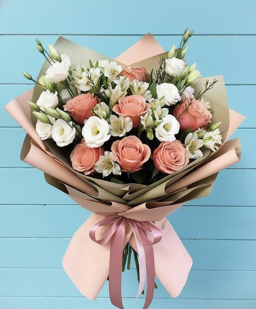 Букет цветов из: Розы, Альстромерии и Лизиантусы в Кольцово Свердловская область