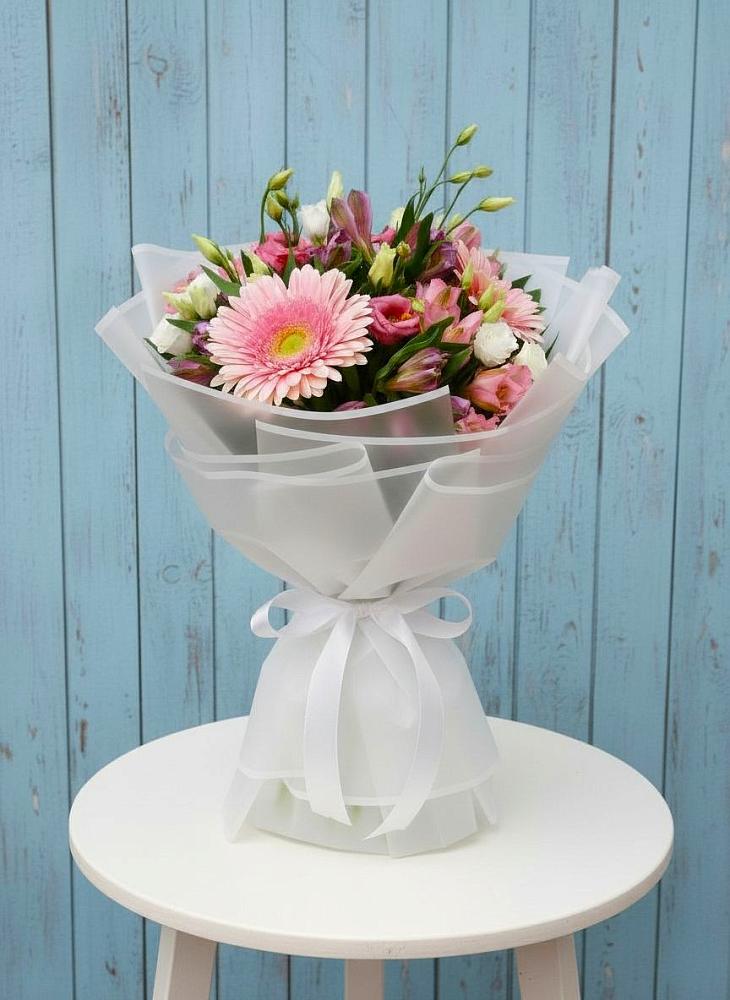 Букет цветов из: Герберы, Альстромерии и Лизиантусы в Кольцово Свердловская область