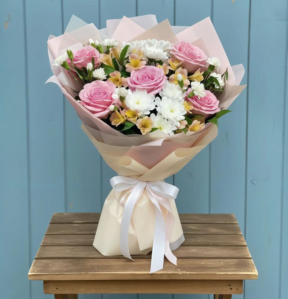 Букет цветов из: Гвоздики, Орхидеи и Розы в Кольцово Свердловская область