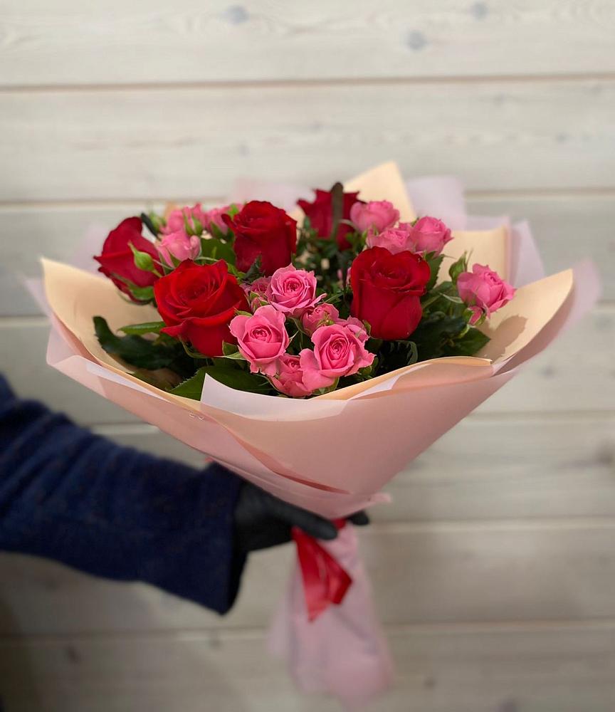 Букет цветов из: Розы в Кольцово Свердловская область