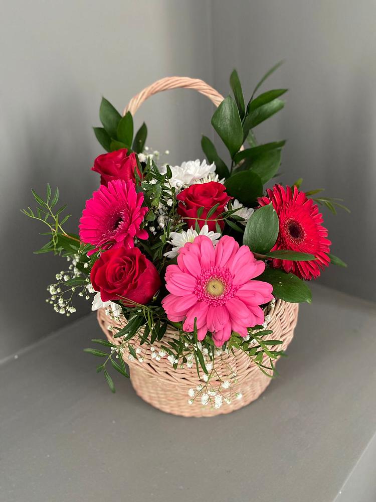 Цветочная композиция из Розы, Хризантемы и Герберы в корзине в Кольцово Свердловская область
