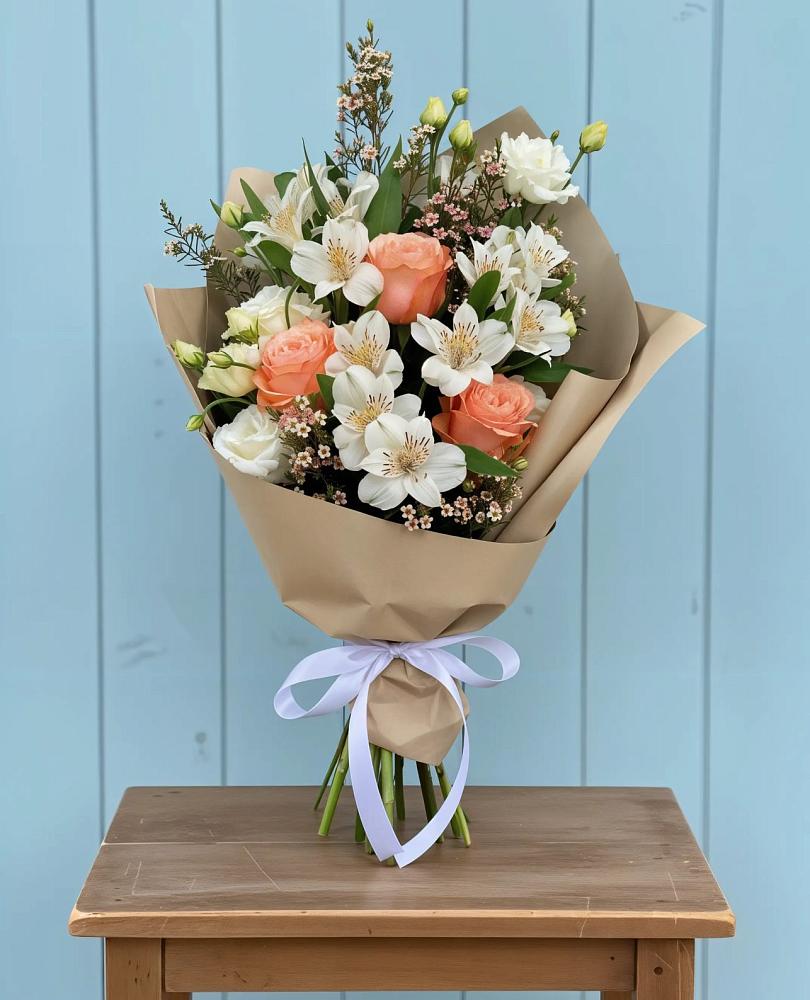 Букет цветов из: Альстромерии, Лизиантусы, Розы и Хризантемы в Кольцово Свердловская область