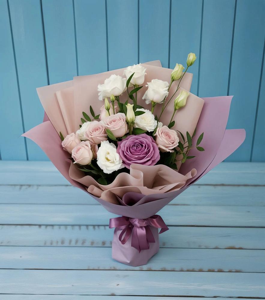 Букет цветов из: Розы и Лизиантусы в Кольцово Свердловская область