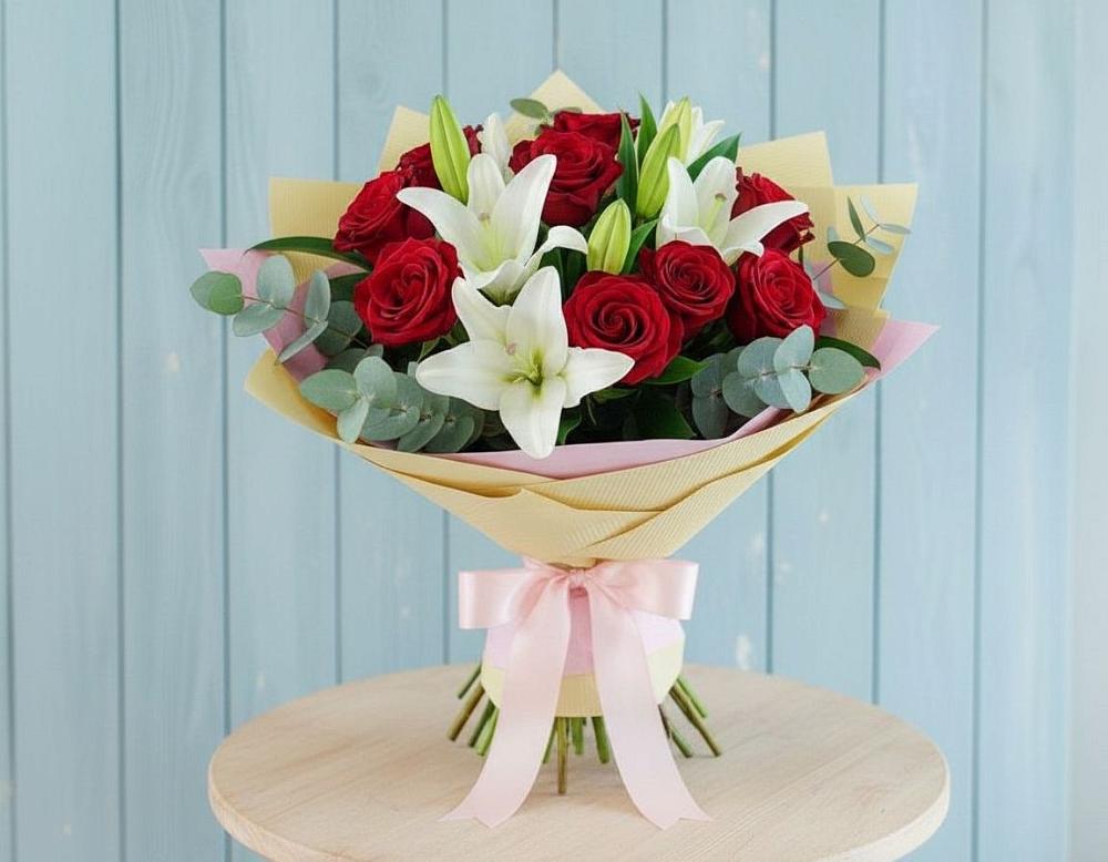 Букет цветов из: Лилии и Розы в Кольцово Свердловская область
